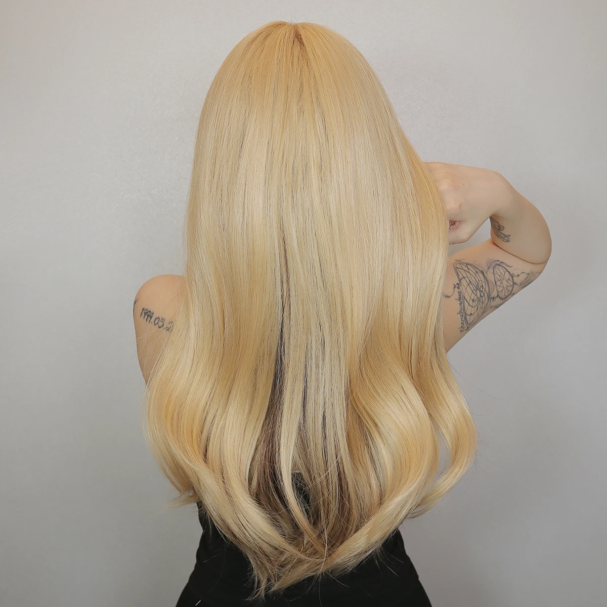 Long-Light-Blonde-Highlight-Wavy-Wig-Mixed-Color-Synthetic-Wigs-with-Bangs-Heat-Resistant-Daily-Party-3